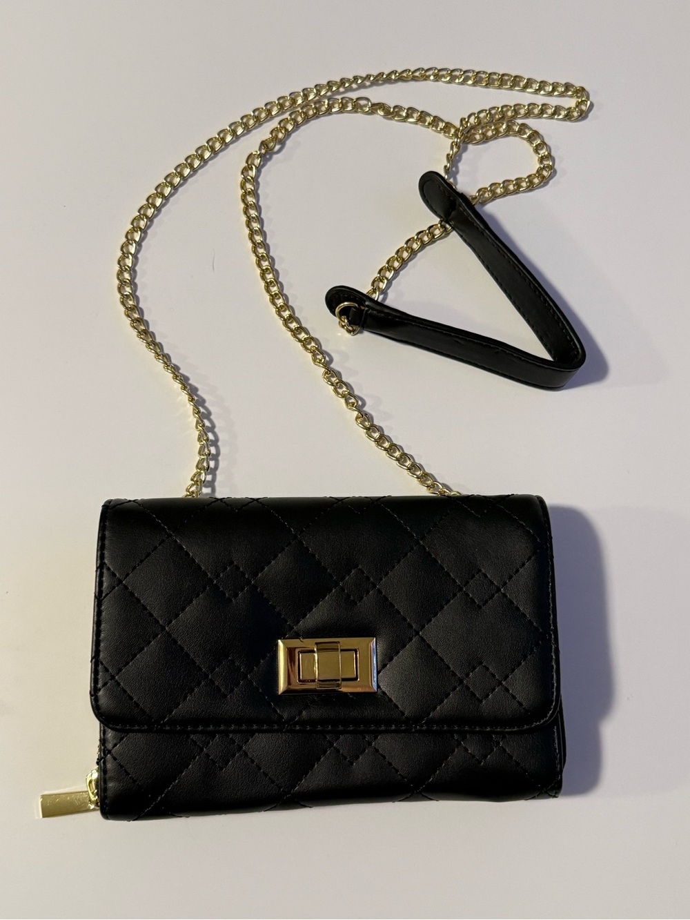 Mossimo Supply Co. Black Quilted Crossbody Wallet with Gold Chain